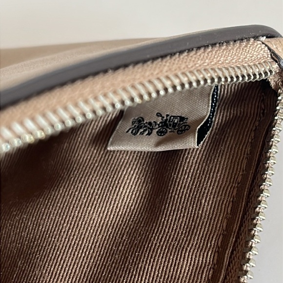 Coach Leather Large Corner Zip Wristlet - Taupe - Picture 6 of 8